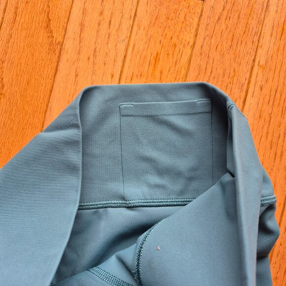 Athleta Transcend Capri Borealis Green Large - Picture 7 of 10